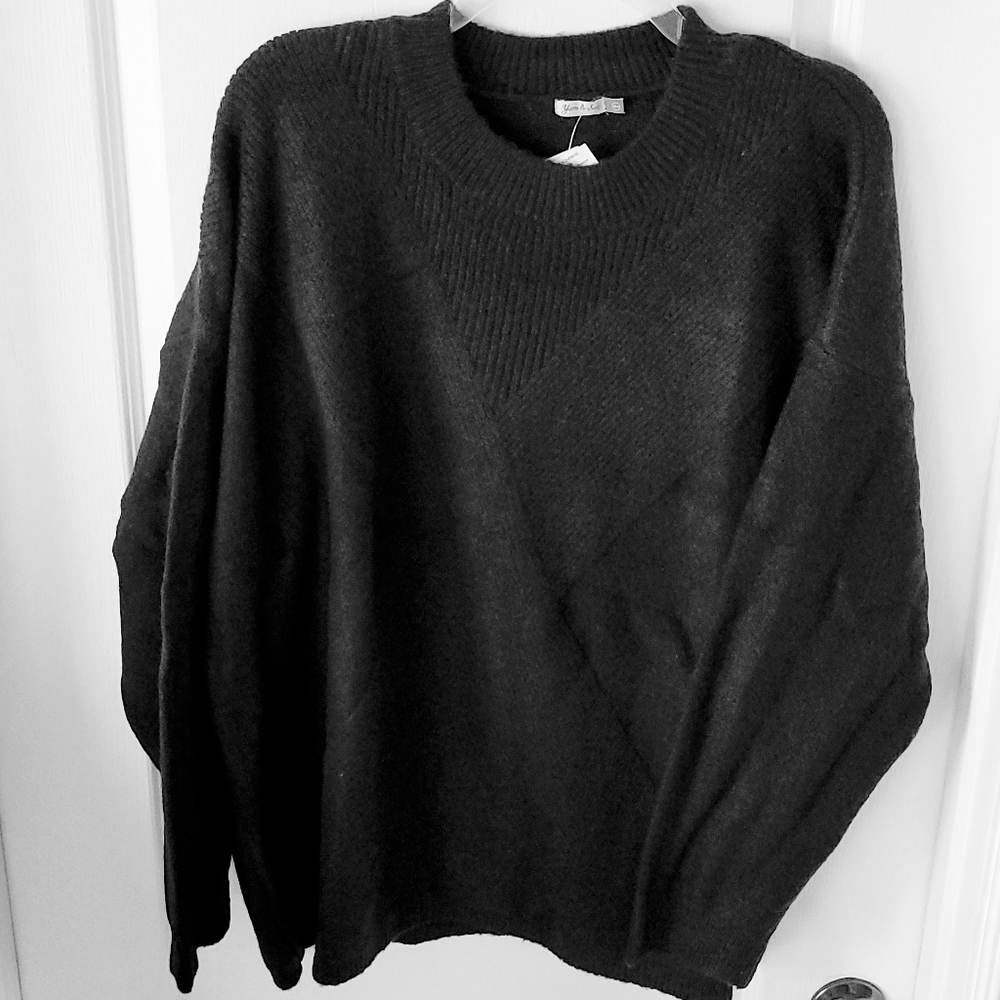 Crweneck Crisscross Pattern Sweater Black